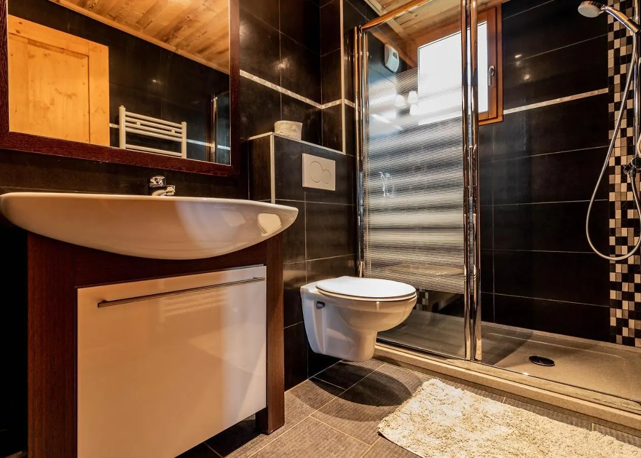 Appartement Dans Un Chalet Typique De Montagne A La Rosiere Montvalezan